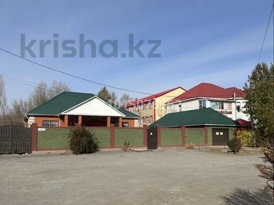 Жеке үй · 6 бөлме · 240 м² · 18 жүзд., Сарайшык 8 Б — Детсад Айналайн, бағасы: 500 000 ₸ в Актобе, жилой массив Заречный-4
