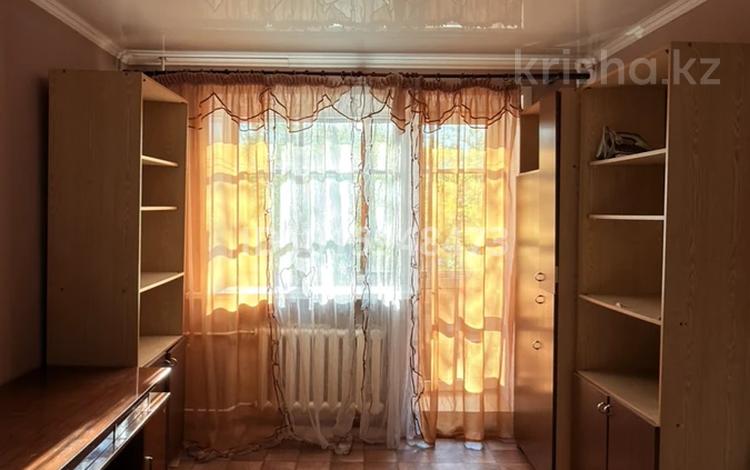 1-комнатная квартира · 32 м² · 2/3 этаж, мкр Новый Город, Ерубаева 27 за 150 000 ₸ в Караганде, Казыбек би р-н — фото 2