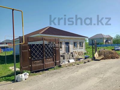 Жеке үй · 4 бөлме · 180 м² · 7.8 сот., мкр 12 8 — 12колцавой аксункар сто, бағасы: 39 млн ₸ в Актобе