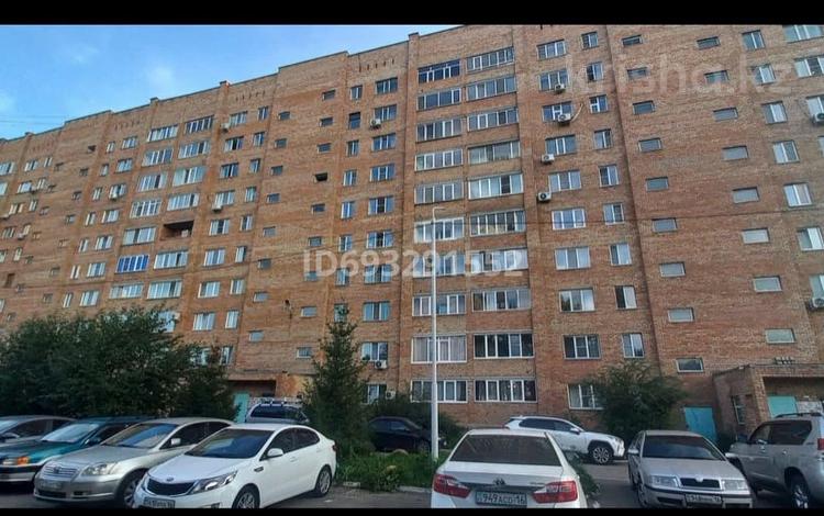 3-комнатная квартира, 80 м², 10/10 этаж, Казыбек би 36 36 за 32 млн 〒 в Усть-Каменогорске — фото 2