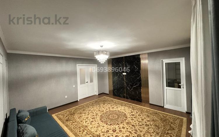3-комнатная квартира, 78.2 м², 5/12 этаж помесячно, 9 46/2 за 140 000 〒 в Туркестане — фото 2
