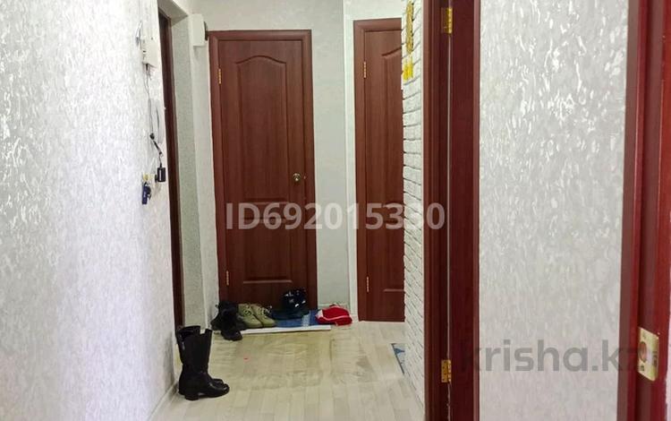 4-бөлмелі пәтер · 62 м² · 4/5 қабат, мкр 5, Абулхайырхан 67б, бағасы: 17.7 млн ₸ в Актобе — фото 2
