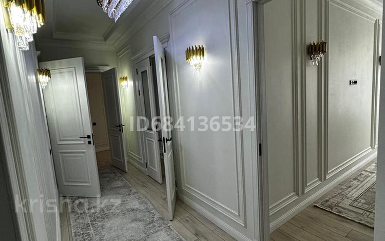 2-комнатная квартира · 73 м² · 10/16 этаж, Сырым батыра 2 — ул Толеметова уг Сырым Батыра за 22 000 ₸ в Шымкенте — фото 19
