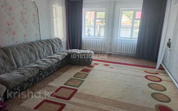 Отдельный дом · 4 комнаты · 300 м², Железнодорожная за 150 000 ₸ в Аксае — фото 3