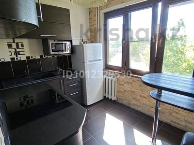 2-бөлмелі пәтер · 49 м² · 5/6 қабат, Серикбаева 23 — СДИ, бағасы: 200 000 ₸ в Усть-Каменогорске, Ульбинский