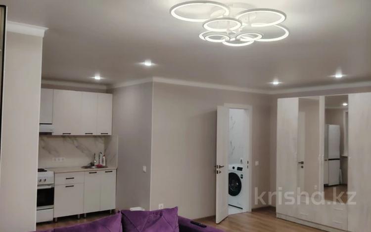 1-комнатная квартира · 45 м² · 10/10 этаж, Кошкарбаева 31 за 220 000 ₸ в Астане, Сарайшык р-н — фото 2