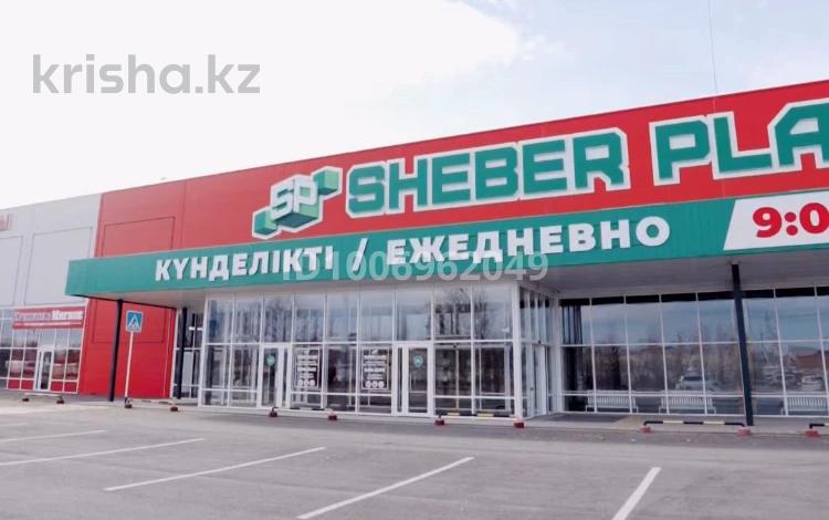 Свободное назначение, офисы, магазины и бутики, общепит, салоны красоты, сельское хозяйство, фитнес и спорт, медцентры и аптеки, образование, развлечения, конференц-залы, кабинеты и рабочие места, студии · 9000 м² за 72 млн 〒 в Актобе, мкр. Алтын орда — фото 2