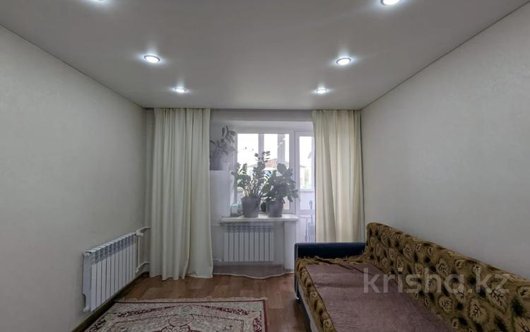 3-комнатная квартира · 58.5 м², Пришахтинск, Экибастузская за 22 млн ₸ в Караганде, Алихана Бокейханова р-н — фото 2