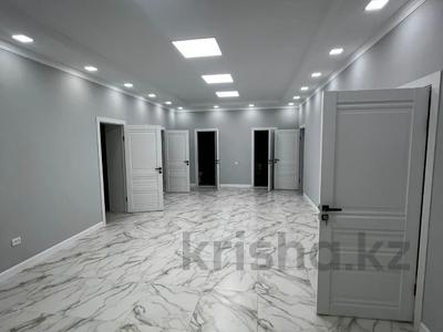 3-комнатная квартира · 165 м² · 1/6 этаж, мкр. Алтын орда 23д — ВОЗЛЕ 80 ШКОЛЫ за 41 млн 〒 в Актобе