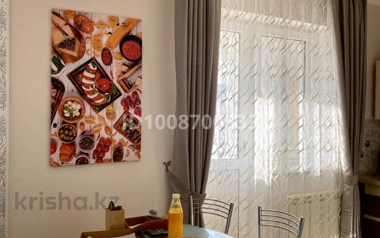 2-комнатная квартира · 80 м² · 9/9 этаж, мкр Сары Арка 40 — ЖК Каспий Толкыны за 350 000 〒 в Атырау — фото 12