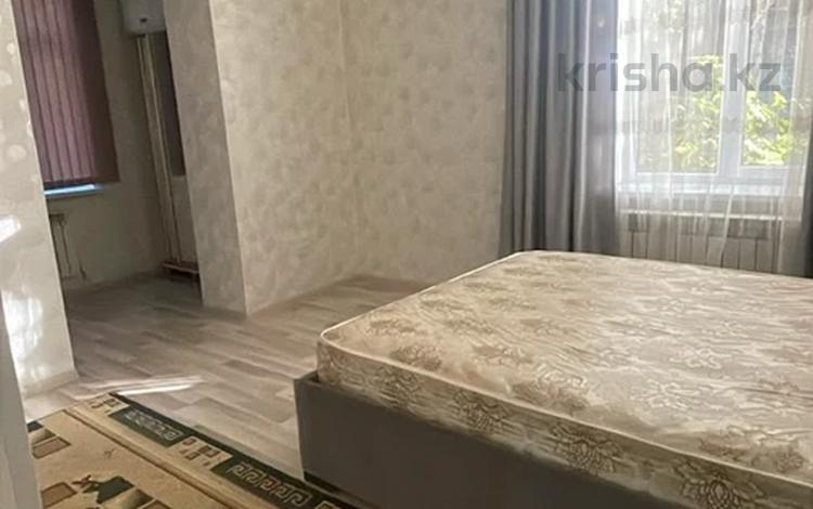 3-комнатная квартира · 72 м² · 2/2 этаж, Калдаякова 19 за 200 000 ₸ в Шымкенте, Абайский р-н — фото 2