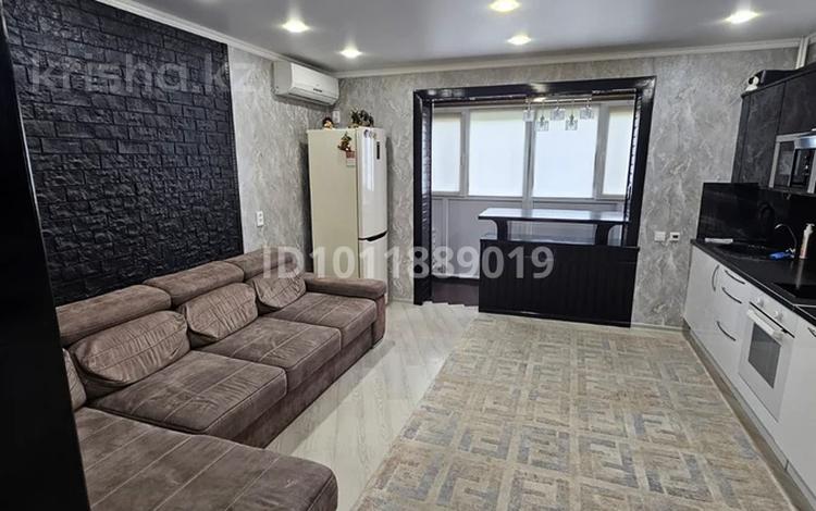 4-бөлмелі пәтер · 90 м² · 5/9 қабат, Ауэзова 21, бағасы: 400 000 ₸ в Экибастузе — фото 2