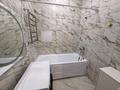 2-комнатная квартира · 80 м² · 6/9 этаж, Абулхайыр хана 74-5 за 280 000 ₸ в Атырау — фото 10