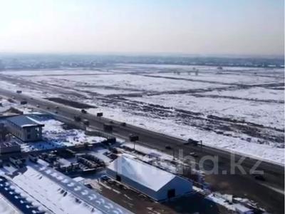 Өнеркәсіптік база · 100 сотық, Алматы-Капчагай трасса 13/2, бағасы: 2 млрд ₸