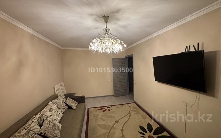 3-комнатная квартира · 70 м² · 5/5 этаж, мкр Аксай-3Б 7 за 40.5 млн ₸ в Алматы, Ауэзовский р-н — фото 2