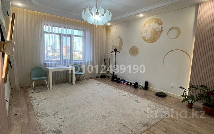 3-комнатная квартира · 107 м² · 8/9 этаж, Жумабаева 58 за 75.5 млн ₸ в Семее — фото 2