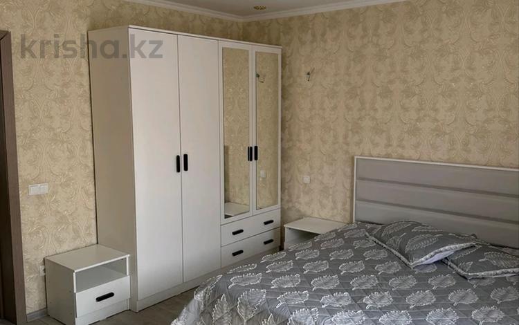 1-комнатная квартира · 36 м² · 8/10 этаж, мкр Аксай-5 25 за 2 000 ₸ в Алматы, Ауэзовский р-н — фото 2