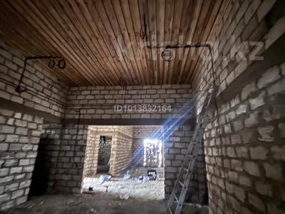Жеке үй · 4 бөлме · 225 м² · 9 жүзд., Қайнар ш/а., С.досмапмбед 6а, бағасы: 30 млн ₸ в Атырау, мкр Кайнар