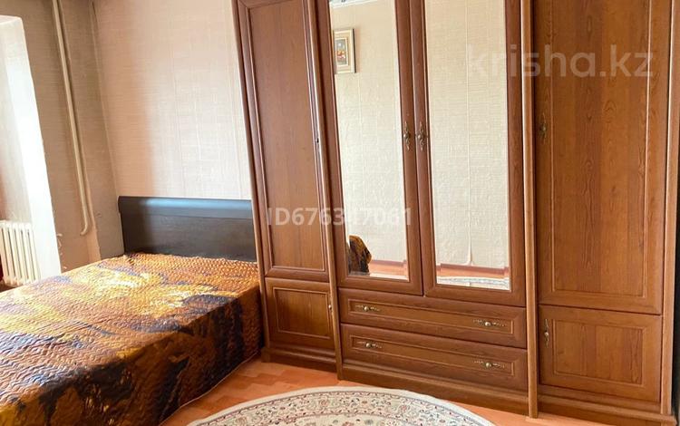 2-комнатная квартира, 60 м², 3/9 этаж посуточно, Назарбаева 153/155 за 8 000 〒 в Талдыкоргане — фото 2