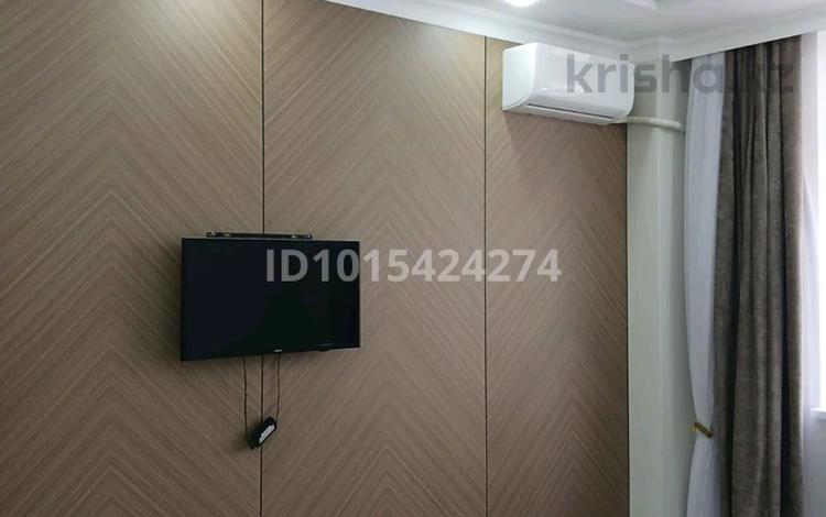 2-комнатная квартира · 86 м² · 1/10 этаж, 16-й мкр 93 — Напротив ТД Байтерек, рядом школа #, садик трк Актау, кафе магазин за 250 000 ₸ — фото 2