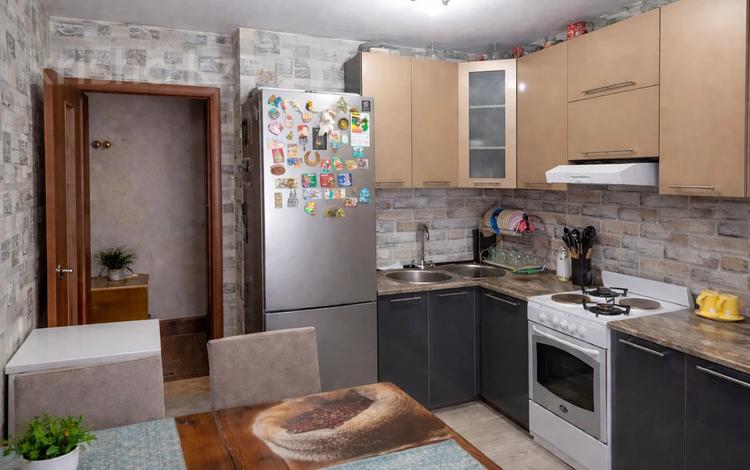 3-бөлмелі пәтер · 58.5 м² · 2/5 қабат, Ульяна Громовой 12, бағасы: 5 млн ₸ в Алтае — фото 2
