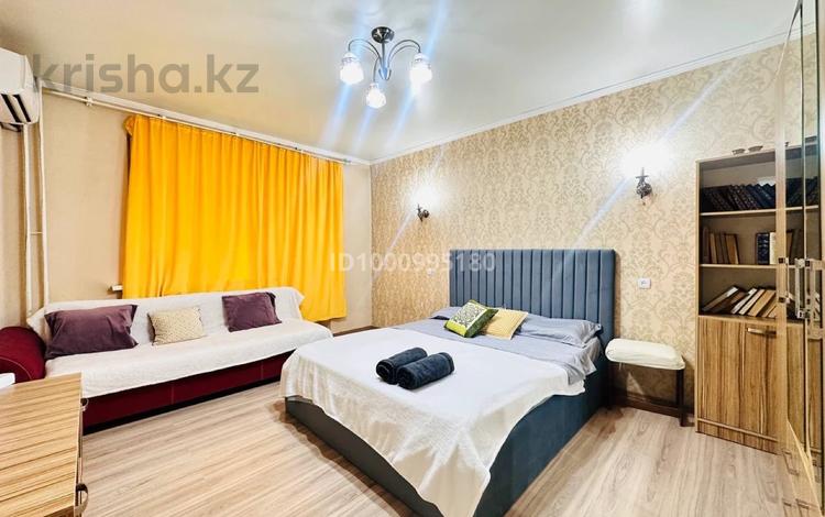 3-бөлмелі пәтер · 80 м² · 1/5 қабат, Уалиханова 83 — Уалиханова Богенбай Батыра, бағасы: 17 900 ₸ в Алматы, Медеуский р-н — фото 2