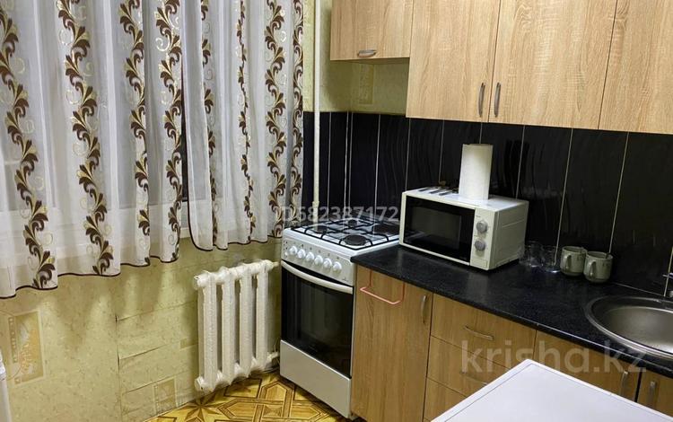 1-комнатная квартира, 33 м², 3/9 этаж помесячно, Чокана Валиханова 17 за 90 000 〒 в Темиртау — фото 14