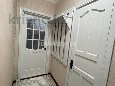 Аренда квартир посуточно в Жамбылской обл.: 2-комнатная квартира · 42 м² · 1/4 этаж, Койгелди 182 — Толе би за 12 000 〒 2-комнатная квартира · 42 м² · 1/4 этаж, Койгелди 182 — Толе би за 12 000 〒 в Таразе