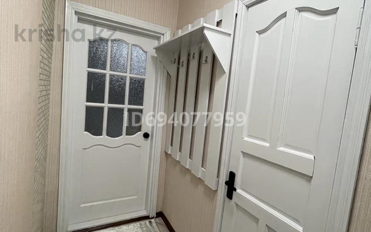 2-бөлмелі пәтер · 42 м² · 1/4 қабат, Койгелди 182 — Толе би, бағасы: 12 000 〒 в Таразе — фото 2