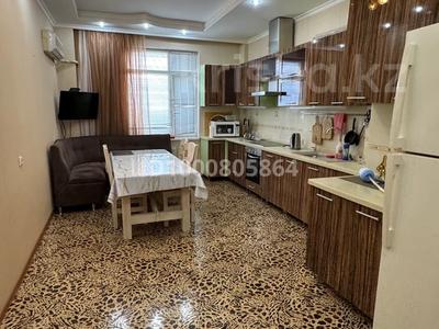 3-бөлмелі пәтер · 150 м² · 11/15 қабат, 10-й мкр 1, бағасы: 320 000 〒 в Актау