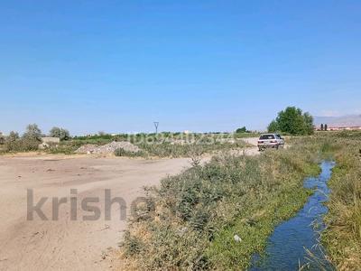 Участок · 10 соток, Шайкурук улица Ынтымак 61 — Угловой.7км.от города.Расположен в Золотом квадрате..... за 8 млн ₸ в Таразе