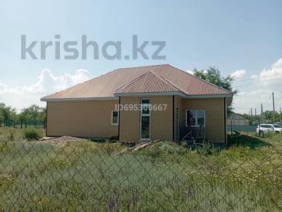 Отдельный дом · 3 комнаты · 100 м² · 10 сот., пос Кенеса Нокина, Пос Кенеса Нокина, ул.Достык 1А за 11 млн ₸ в Актюбинской обл.