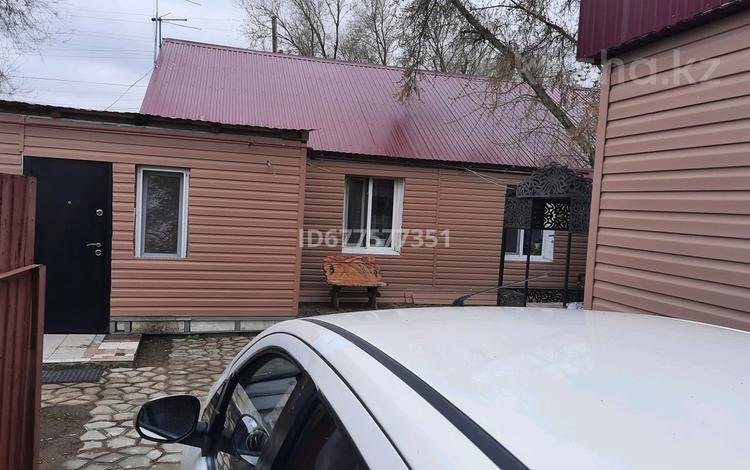 Отдельный дом • 2 комнаты • 42 м² • 3 сот., Зинченко за 9.8 млн 〒 в Актобе, мкр Гормолзавод — фото 2
