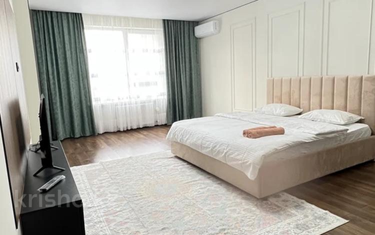 2-комнатная квартира · 80 м² · 9/12 этаж, Торекулова 93 за 25 000 ₸ в Алматы, Алмалинский р-н — фото 2