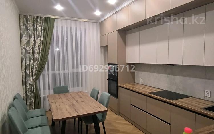 4-комнатная квартира, 105 м², 1/5 этаж, мкр Юго-Восток, Муканова 61/2 — муканова таттимбета за 60 млн 〒 в Караганде, Казыбек би р-н — фото 2