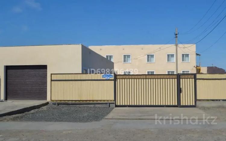 Свободное назначение, офисы, магазины и бутики, склады, салоны красоты, медцентры и аптеки, образование · 407 м² за ~ 70 млн 〒 в Атырау, мкр Самал — фото 2