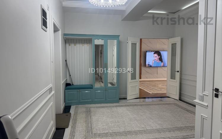 5-бөлмелі пәтер · 210 м² · 3/6 қабат, 18-3 3 — 18 мкр Дана Пиндо Маркет қасында, бағасы: 125 млн ₸ в Актау, 18-й мкр  — фото 2