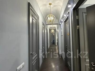 4-бөлмелі пәтер · 166 м² · 6/10 қабат, Кабанбай Батыра 15, бағасы: 168 млн ₸ в Алматы, Медеуский р-н