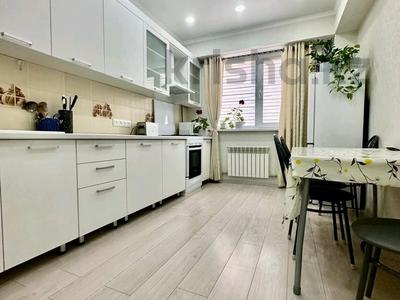 2-бөлмелі пәтер · 62 м² · 10/10 қабат, 16-й мкр 63/2, бағасы: 200 000 〒 в Актау