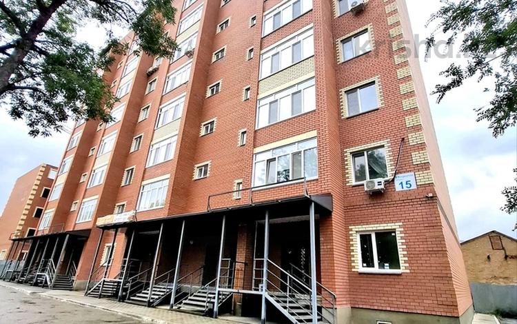 1-бөлмелі пәтер · 47 м² · 2/9 қабат, Алии Молдагуловой 15, бағасы: 15.5 млн ₸ в Уральске — фото 2