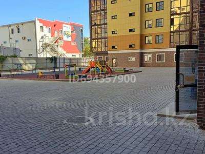 2-бөлмелі пәтер, 70 м², 3/10 қабат, Ульяна громов 18, бағасы: 23 млн 〒 в Уральске