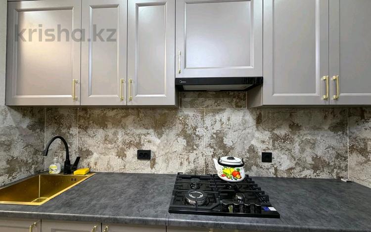 1-комнатная квартира · 45 м² · 9/9 этаж, мкр Аксай-3 дом 25 А за 16 000 ₸ в Алматы, Ауэзовский р-н — фото 2