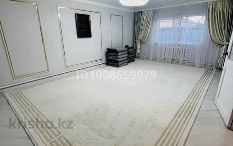 Үйдің бір бөлігі · 3 бөлме · 120 м² · 8 жүзд., мкр Жулдыз, 2 121, бағасы: 26 млн ₸ в Атырау — фото 2