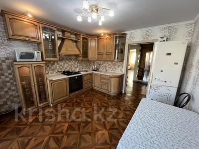 3-комнатная квартира · 96.2 м² · 3/5 этаж, Валиханова — маг.Азия за 55 млн 〒 в Петропавловске