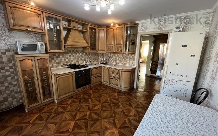 3-комнатная квартира · 96.2 м² · 3/5 этаж, Валиханова — маг.Азия за 55 млн 〒 в Петропавловске — фото 2