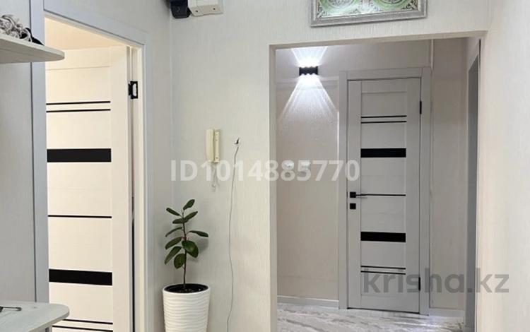 2-комнатная квартира · 52 м² · 2/9 этаж, 5 мкр 12 за 22 млн ₸ в Аксае — фото 2