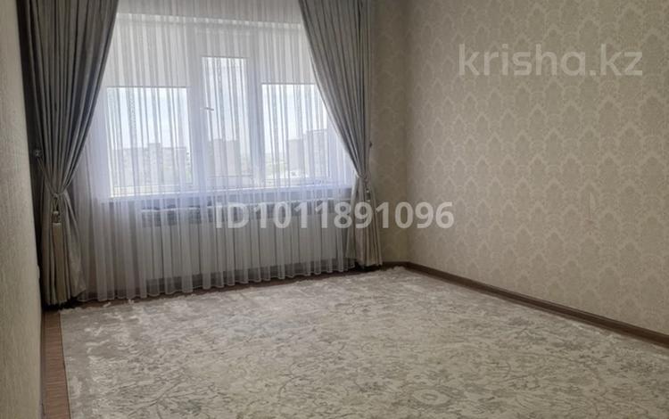 3-комнатная квартира · 65 м² · 8/9 этаж, 11-й мкр. 115 за 24 млн ₸ в Актобе — фото 2