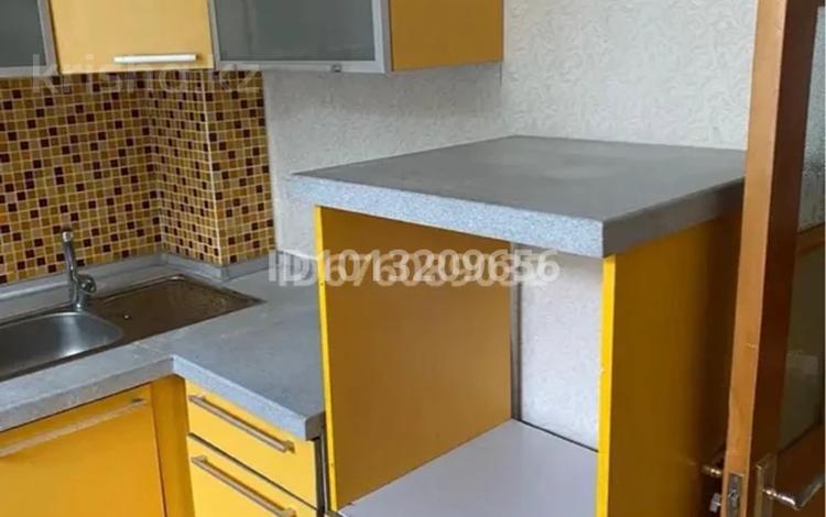 2-бөлмелі пәтер · 45 м² · 2/3 қабат, Момышулы 39 — Шугаева, бағасы: 27 млн ₸ в Семее — фото 2
