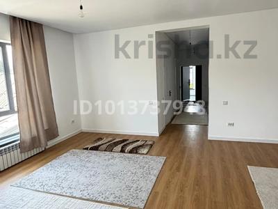 7-бөлмелі пәтер · 220 м² · 2/3 қабат, мкр Коктобе, Роза Багланова 90/3, бағасы: 1.3 млн ₸ в Алматы, Медеуский р-н