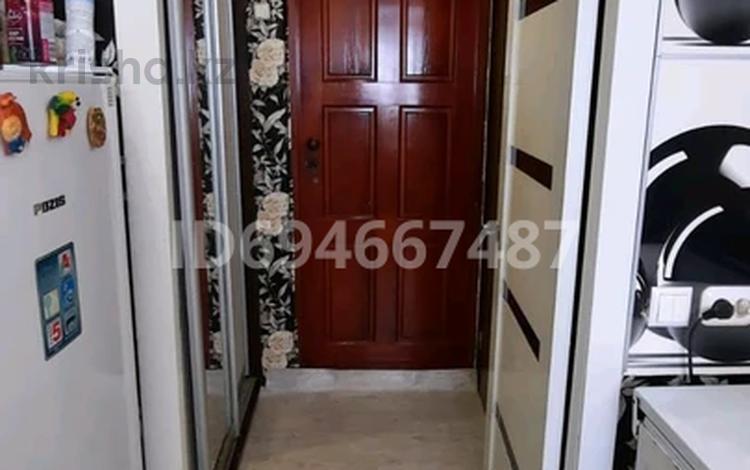 2-бөлмелі пәтер · 32 м² · 5/5 қабат, мкр Строитель, 2 завокзальный тупик 2, бағасы: 8.5 млн ₸ в Уральске — фото 2